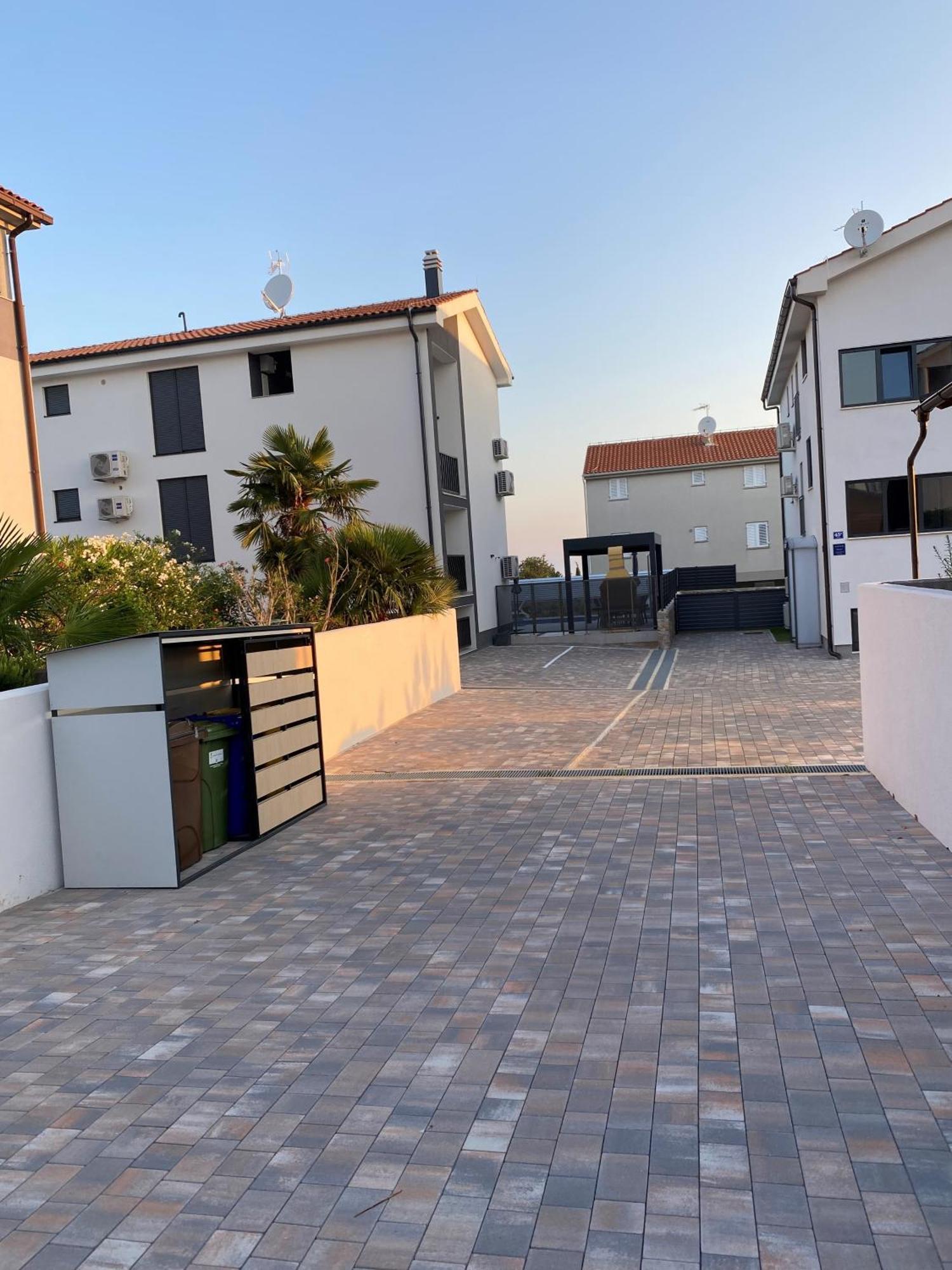 Luxury Apartments Marty Malinska Exterior photo